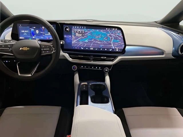 Used 2026 Chevrolet Equinox EV LT image 13