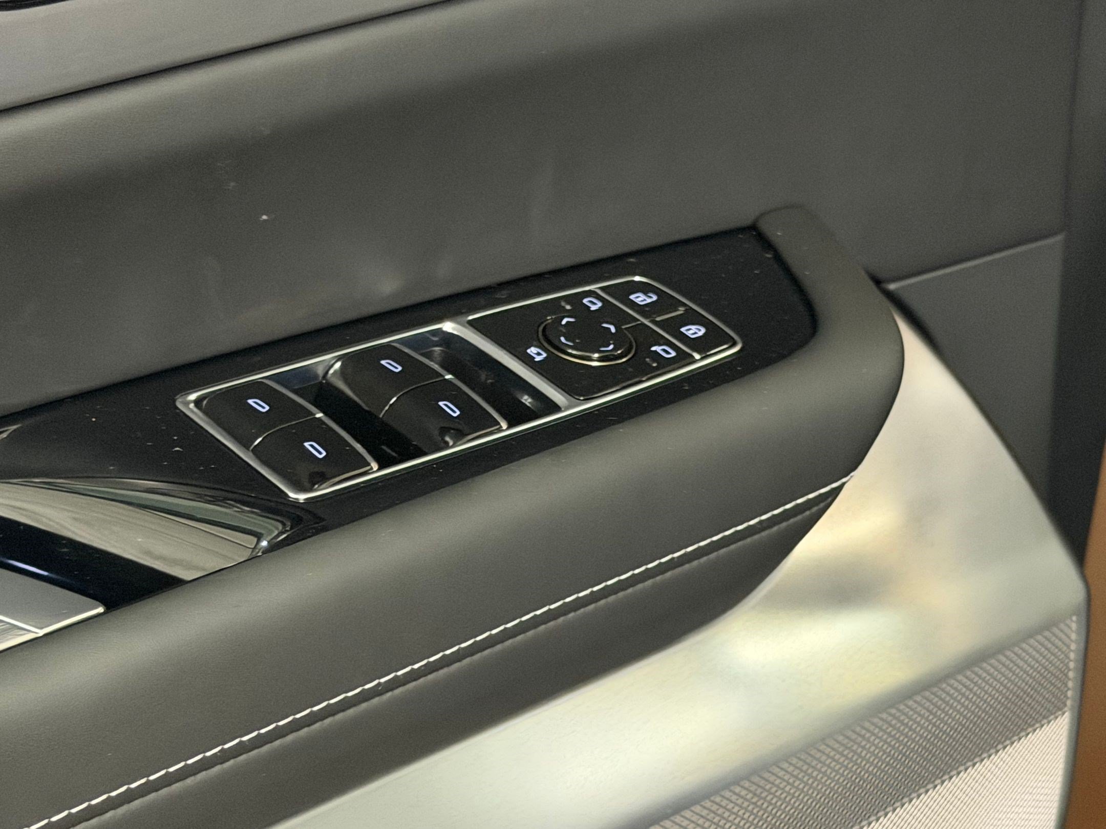 New 2027 Cadillac Vistiq Luxury AWD/4WD image 30