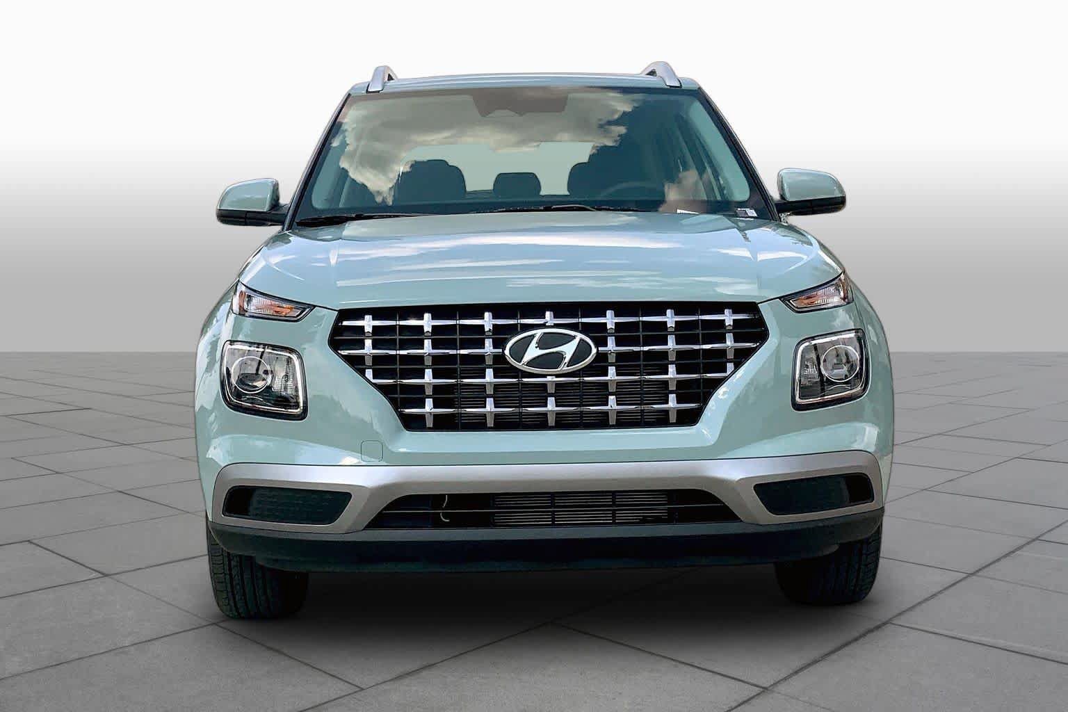 New 2026 Hyundai Venue SEL FWD image 3