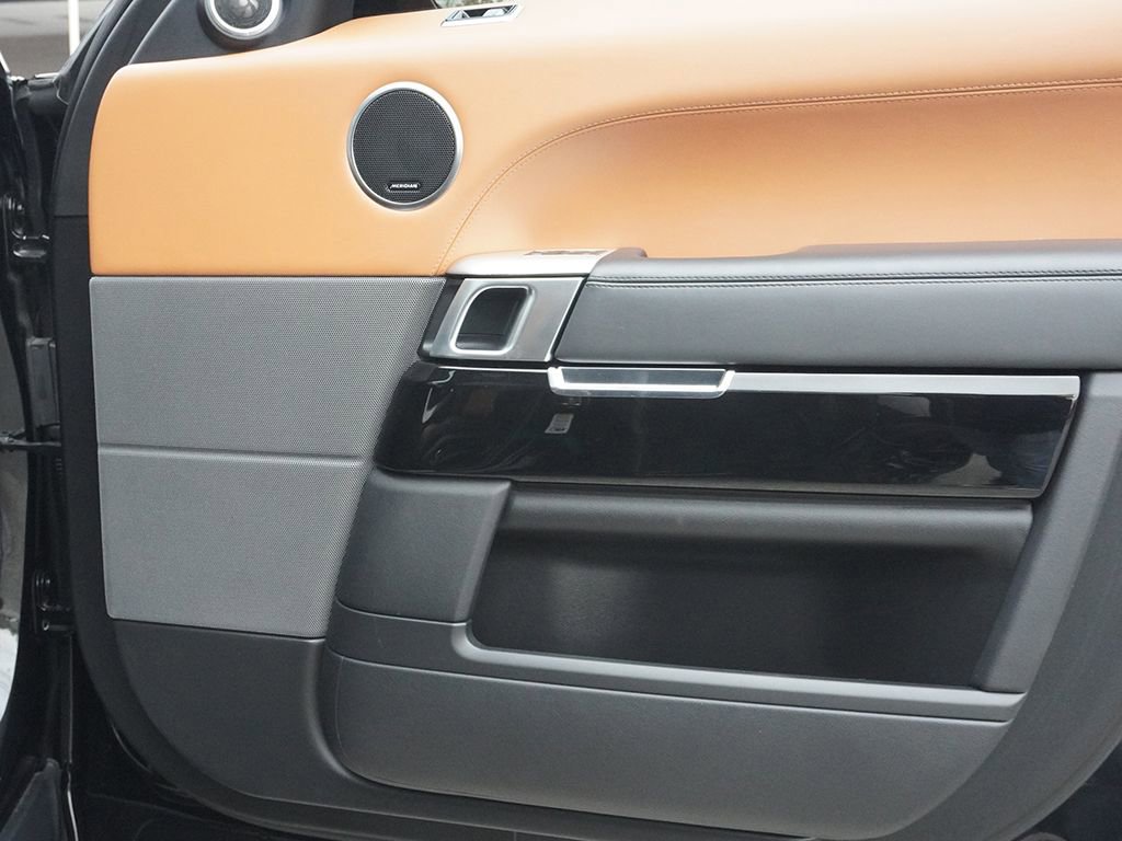 Used 2020 Land Rover Range Rover Sport SVR AWD/4WD image 27