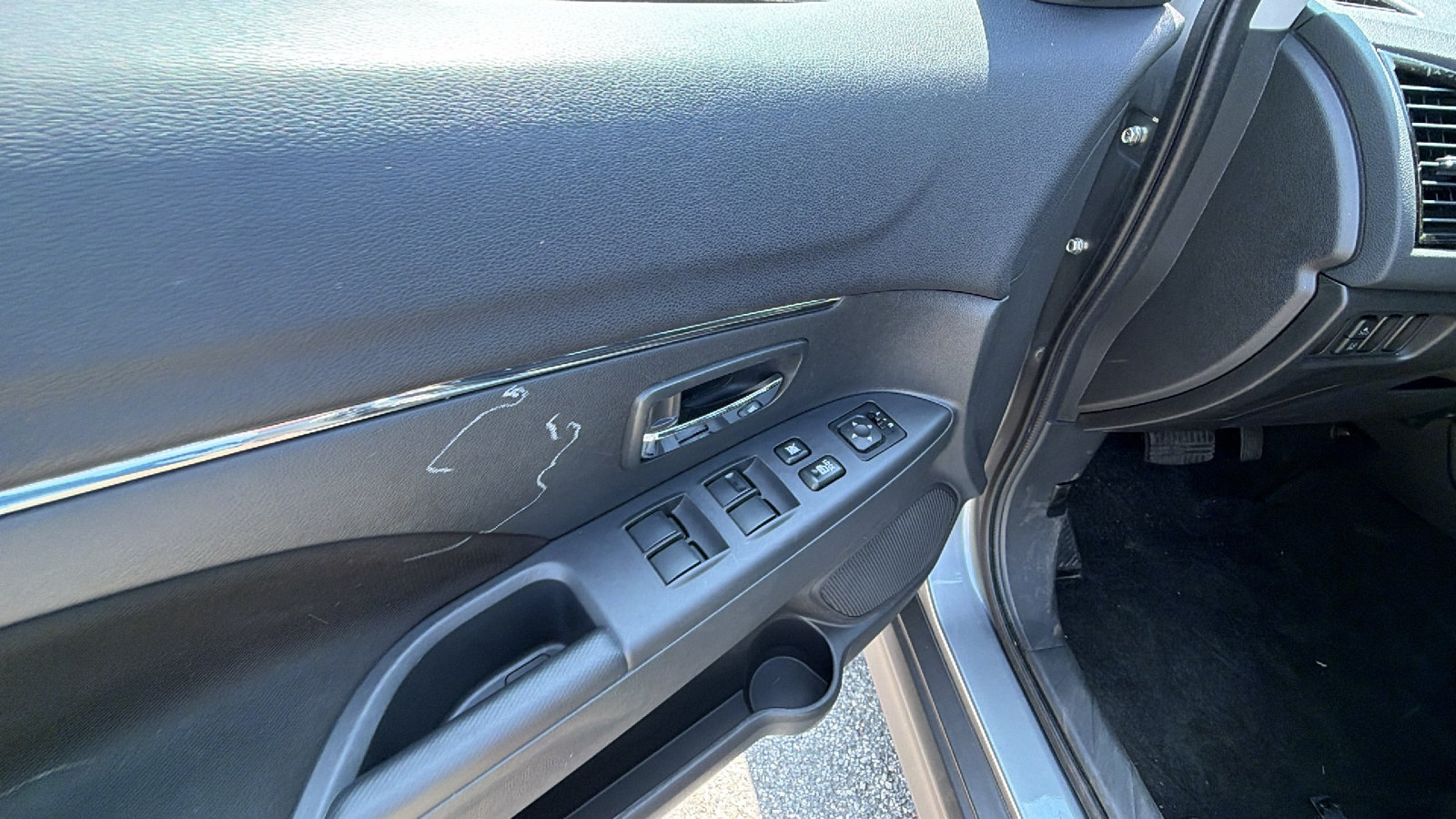 Used 2025 Mitsubishi Outlander Sport AWD image 15