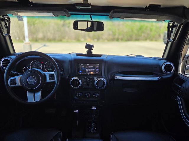 Used 2015 Jeep Wrangler Unlimited Freedom Edition image 21