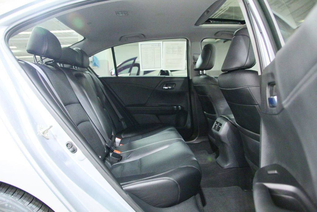 Used 2017 Honda Accord EX-L image 24