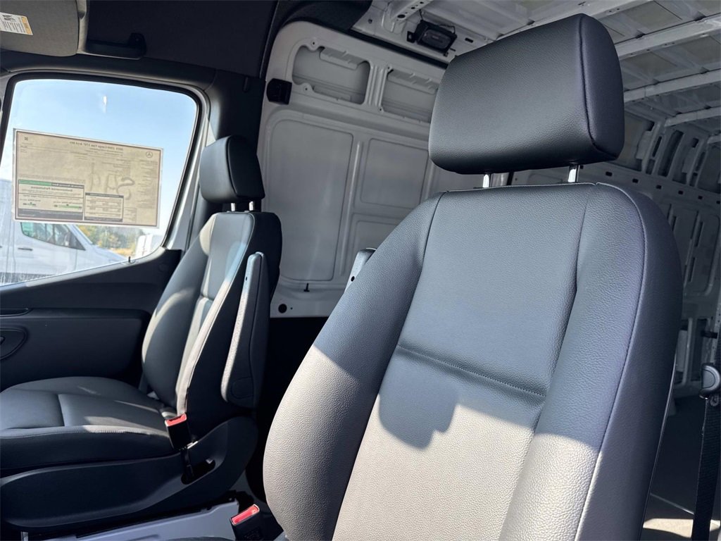New 2025 Mercedes-Benz Sprinter 2500 image 17