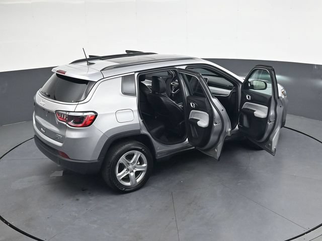 Used 2023 Jeep Compass Latitude w/ Sun and Sound Group AWD/4WD image 40