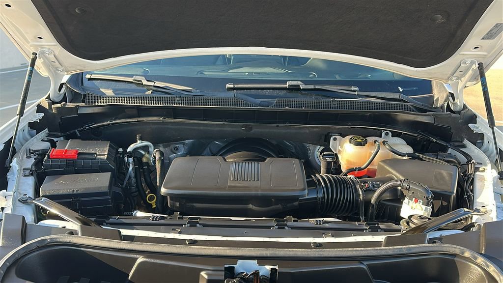 Used 2023 Chevrolet Suburban Premier image 3