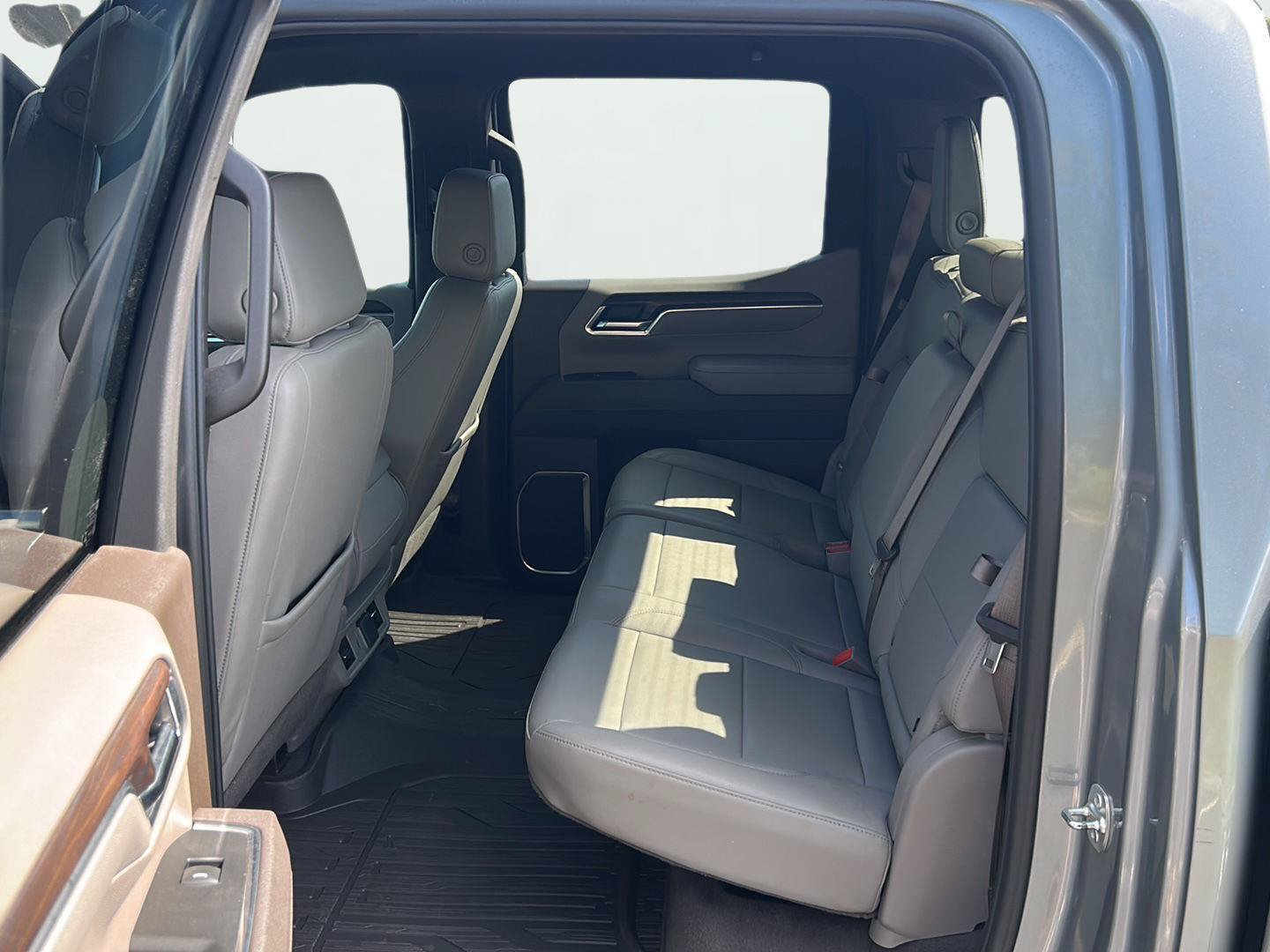 Certified 2025 GMC Sierra 1500 SLT AWD/4WD image 12