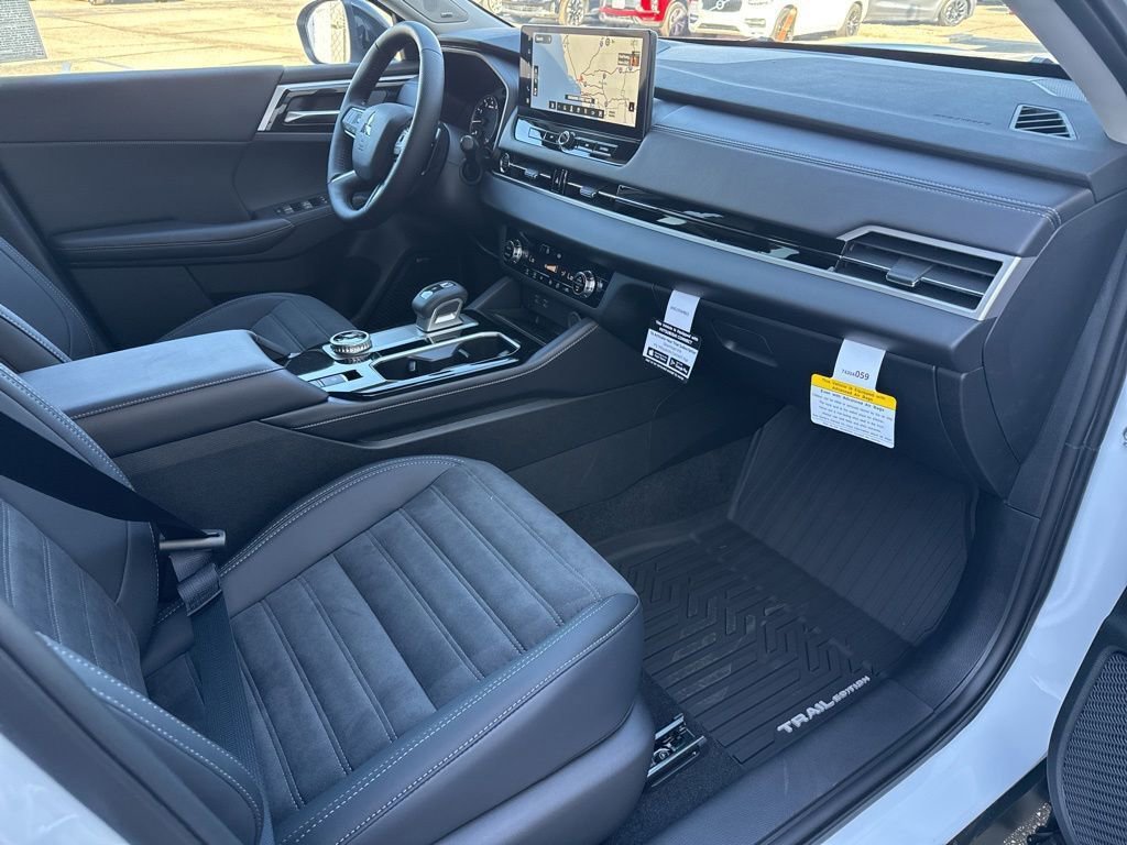 New 2026 Mitsubishi Outlander AWD image 30