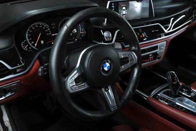 Used 2018 BMW M760i xDrive image 20