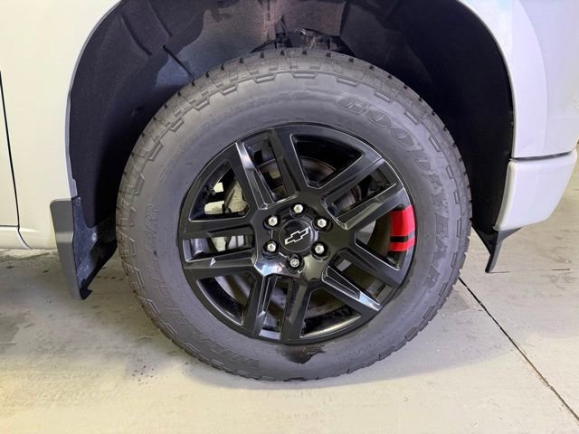 Certified 2022 Chevrolet Silverado 1500 RST w/ Redline Edition AWD/4WD image 28