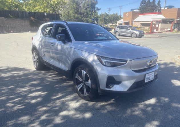Used 2023 Volvo XC40 Recharge Core w/ Protection Package Premier AWD/4WD image 9
