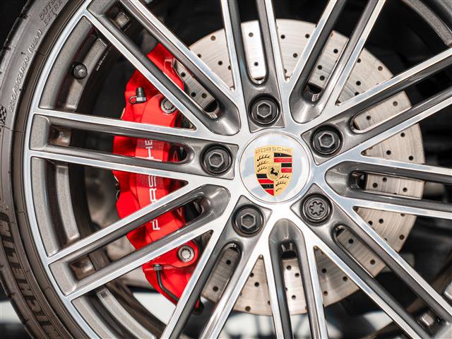 Used 2024 Porsche 718 Cayman GT4 image 13