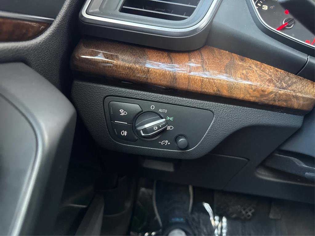 Used 2018 Audi Q5 2.0T Premium image 16