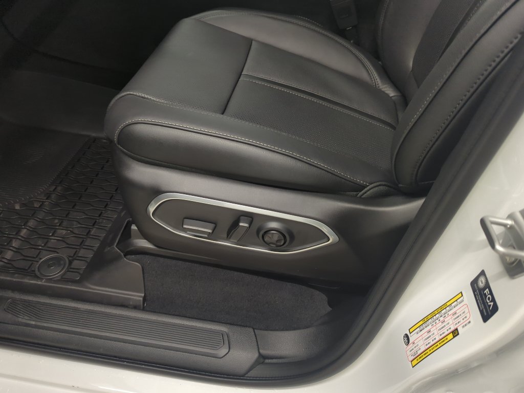 New 2026 Jeep Grand Wagoneer L Limited w/ Premium Group II AWD/4WD image 16