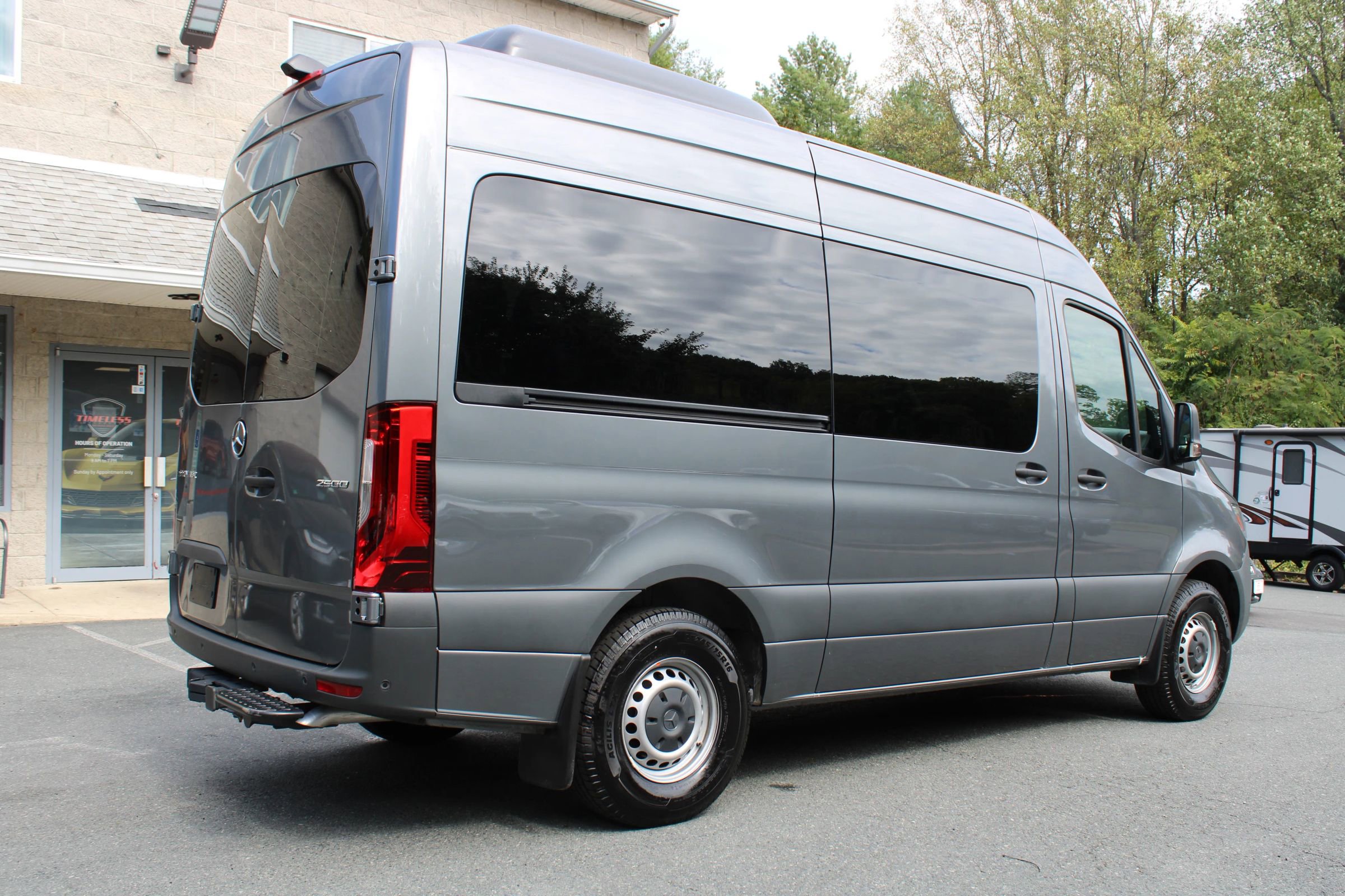 Used 2024 Mercedes-Benz Sprinter 2500 image 6