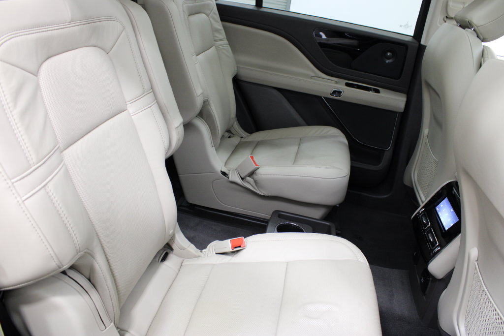 Used 2023 Lincoln Aviator Reserve w/ Elements Package Plus RWD image 23