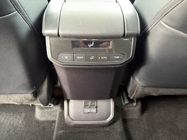 Used 2026 Toyota Highlander XLE AWD/4WD image 24