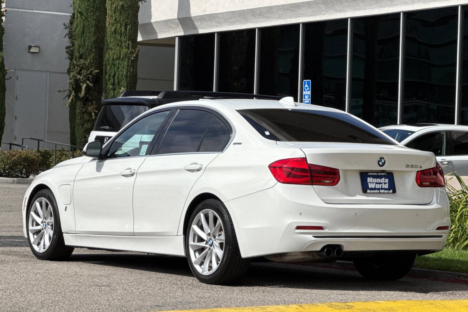 Used 2017 BMW 330e RWD image 6