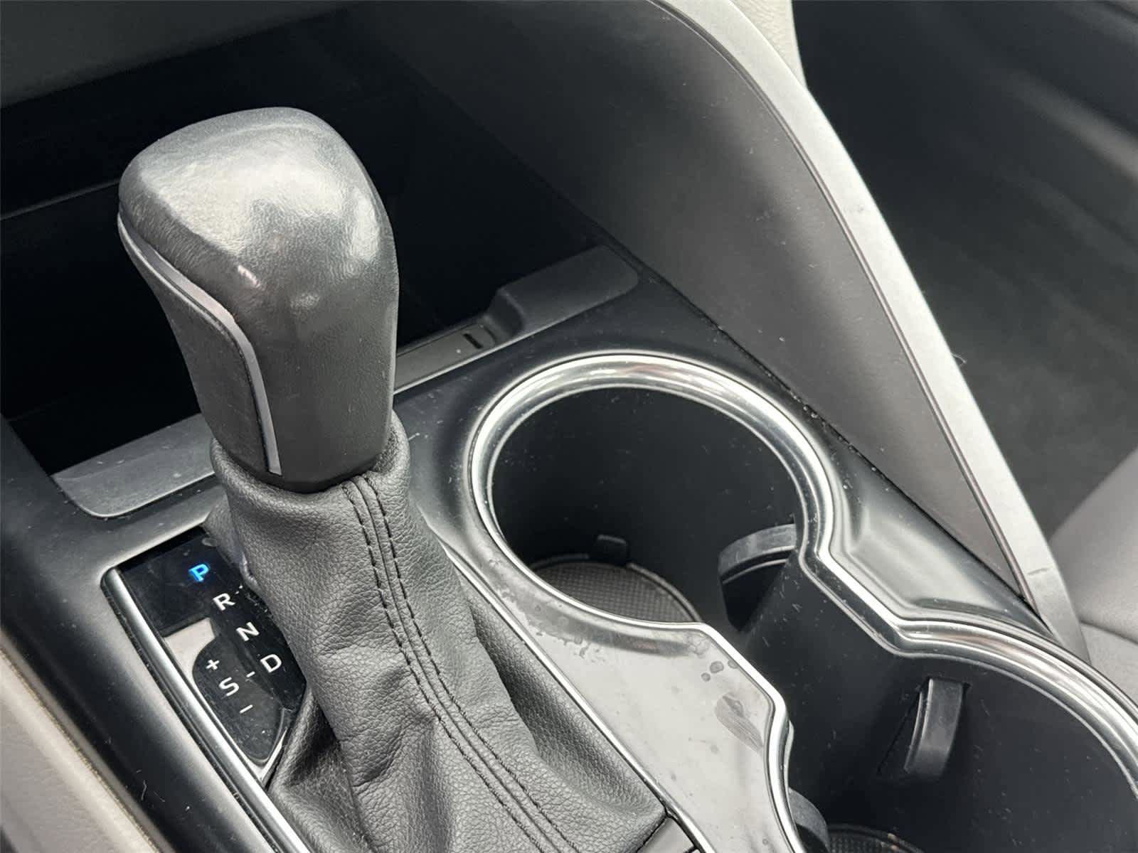 Used 2020 Toyota Camry XLE w/ Sunroof Package FWD image 29
