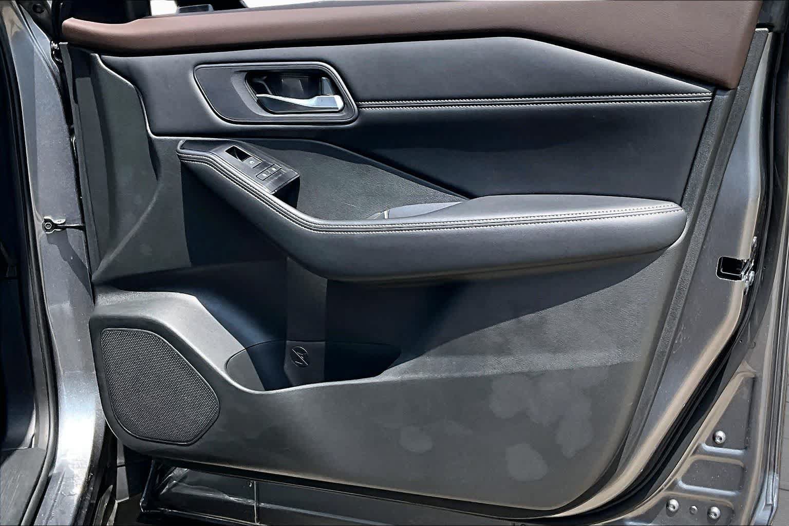 Certified 2023 Nissan Rogue SV w/ SV Premium B Package FWD image 21