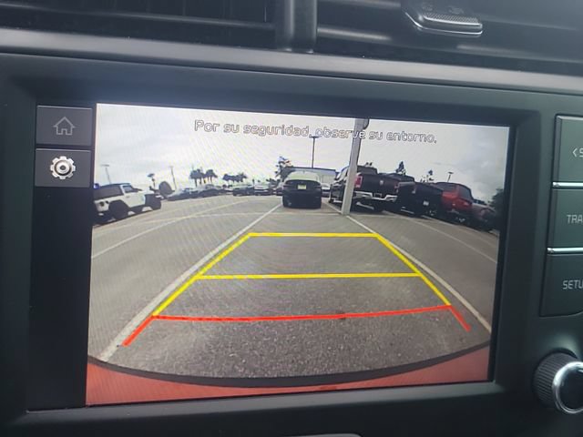Used 2025 Kia Soul LX w/ LX Technology Package FWD image 24