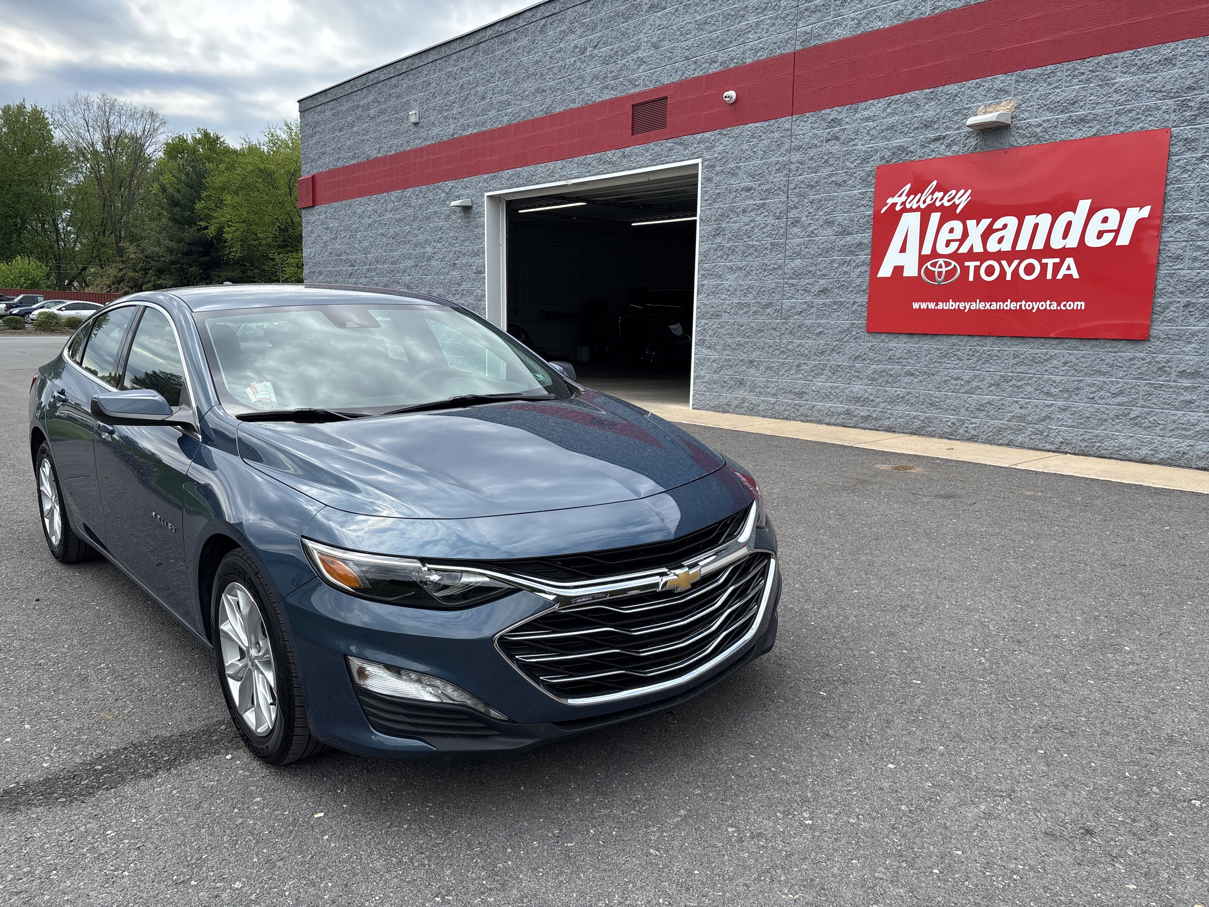 Used 2025 Chevrolet Malibu LT