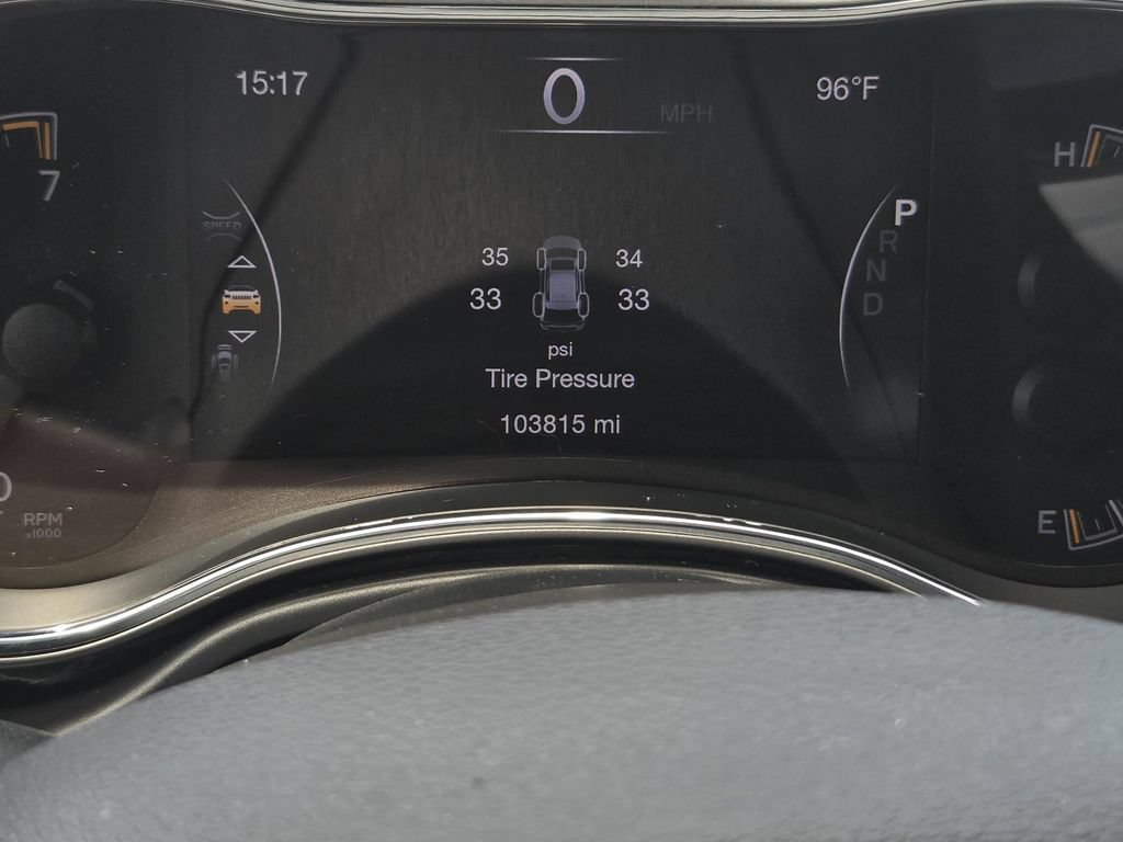 Used 2019 Jeep Grand Cherokee Overland AWD/4WD image 19