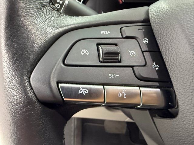 Used 2023 Cadillac XT4 Luxury w/ Cold Weather Package image 10