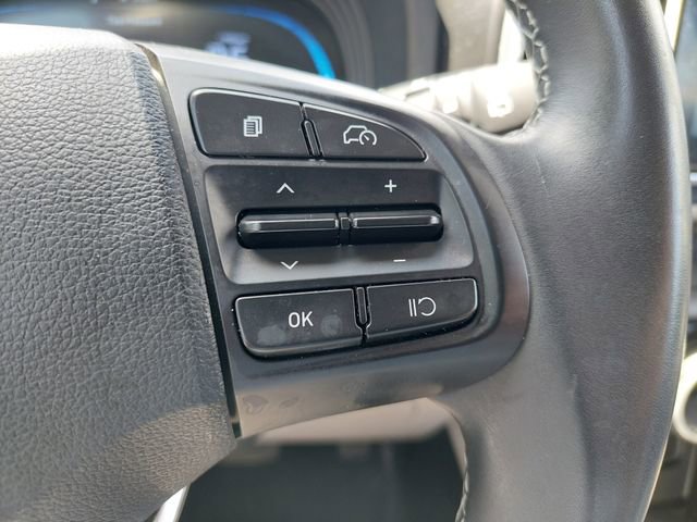 Used 2025 Hyundai Venue SEL FWD image 32