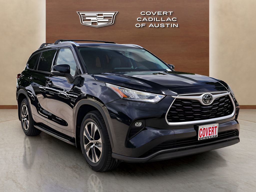 Used 2020 Toyota Highlander XLE AWD/4WD image 6