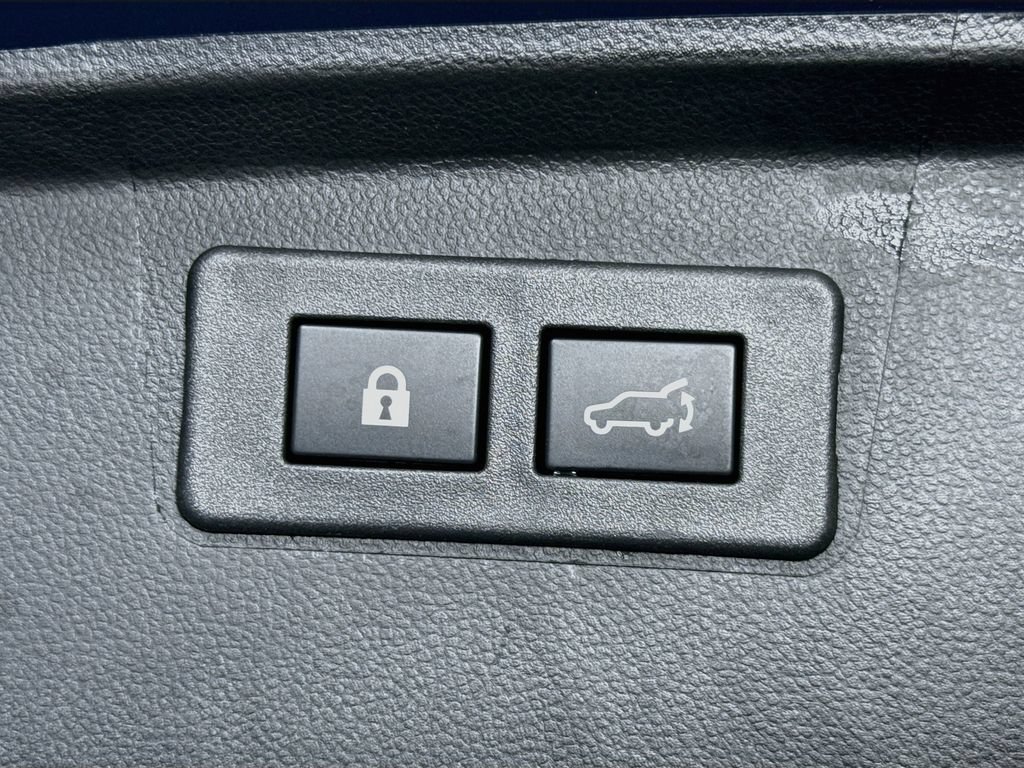 Certified 2025 Subaru Outback Premium AWD/4WD image 32