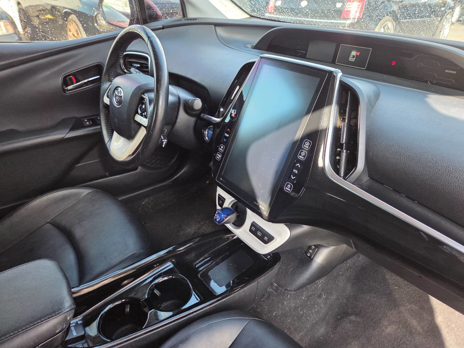 Used 2017 Toyota Prius Prime Advanced image 16