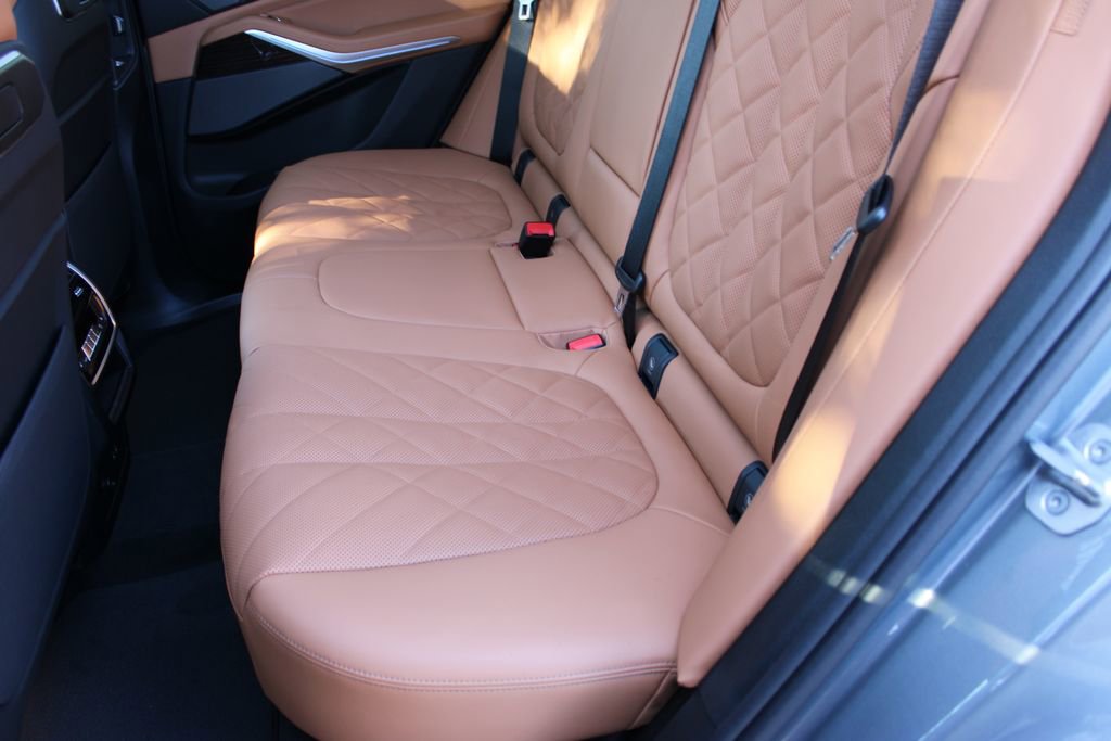 New 2026 BMW X5 xDrive50e w/ Climate Comfort Package image 24