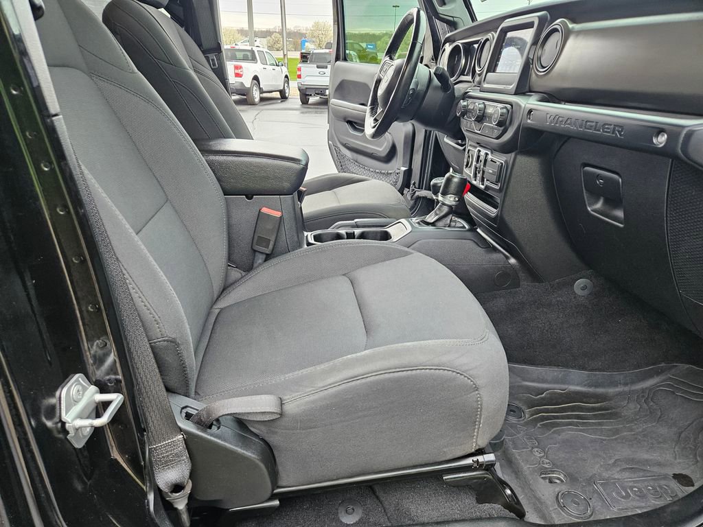 Used 2018 Jeep Wrangler Unlimited Sport S AWD/4WD image 25