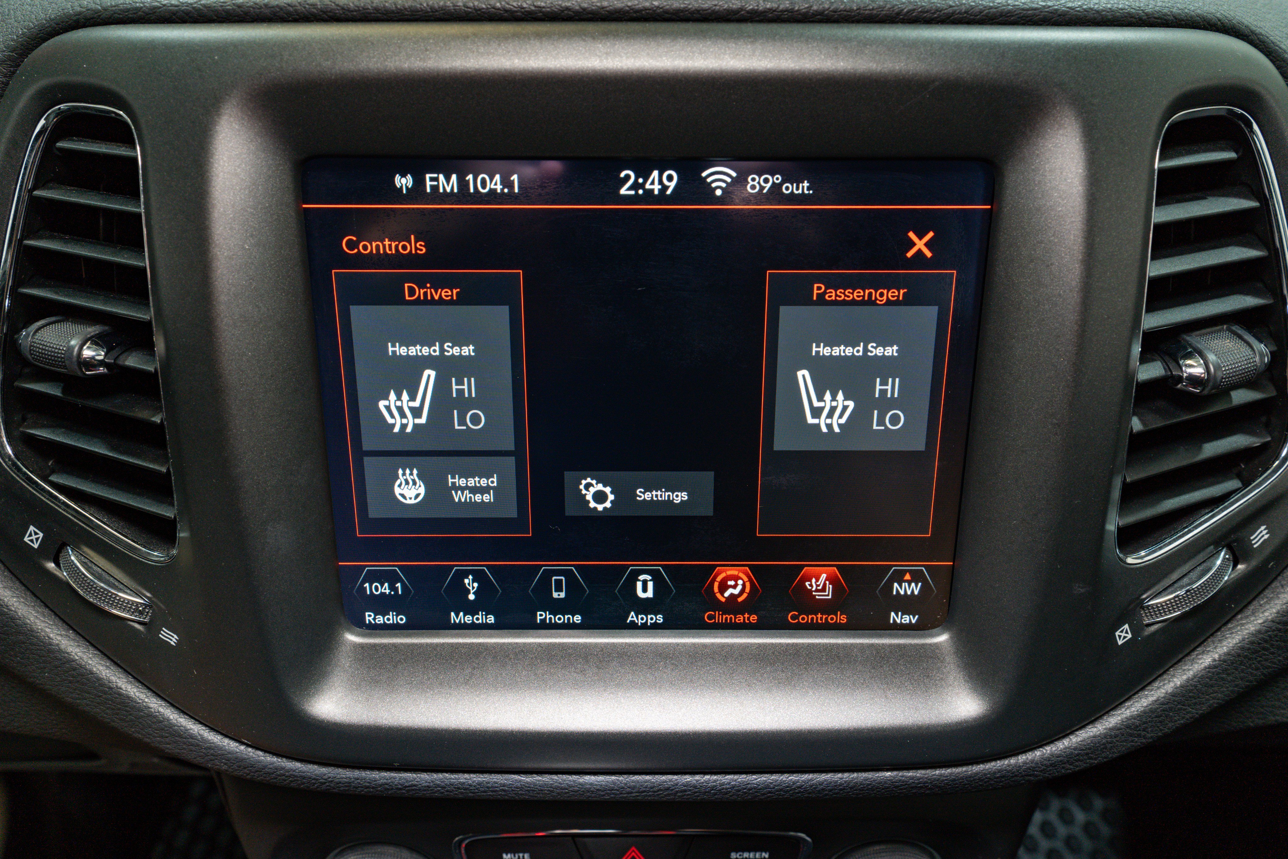 Used 2019 Jeep Compass Trailhawk w/ Cold Weather Group image 19