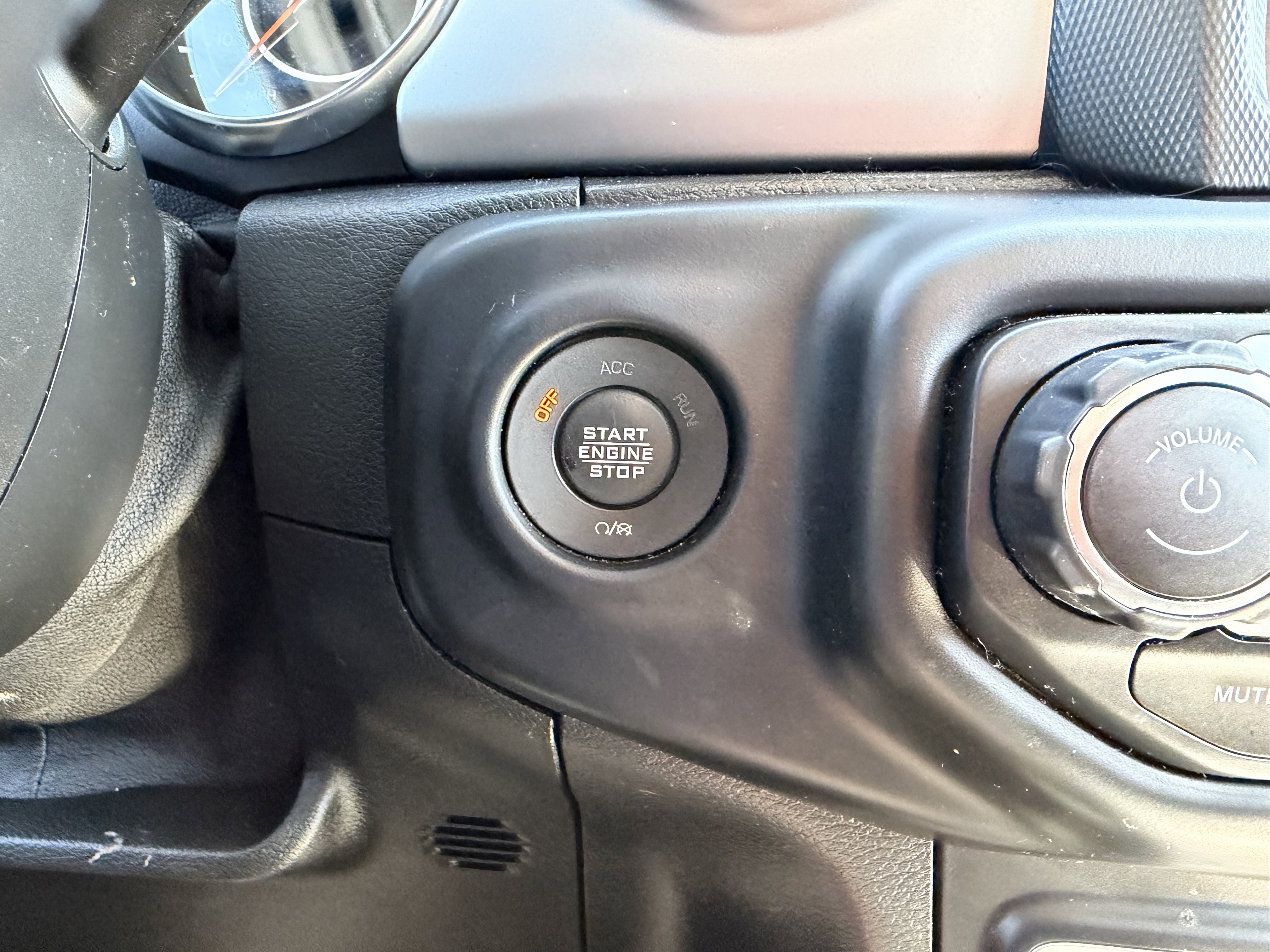 Used 2021 Jeep Wrangler Sport AWD/4WD image 13