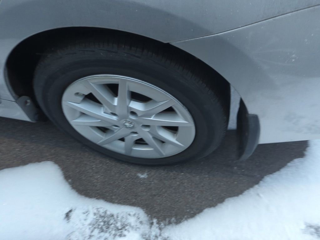 Used 2013 Toyota Prius V Three image 5