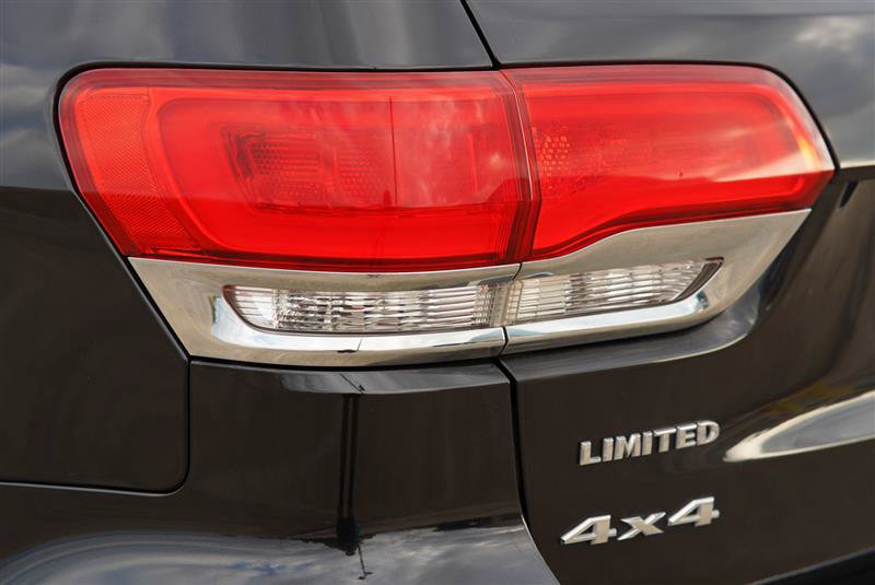 Used 2015 Jeep Grand Cherokee Limited w/ Luxury Group II AWD/4WD image 37