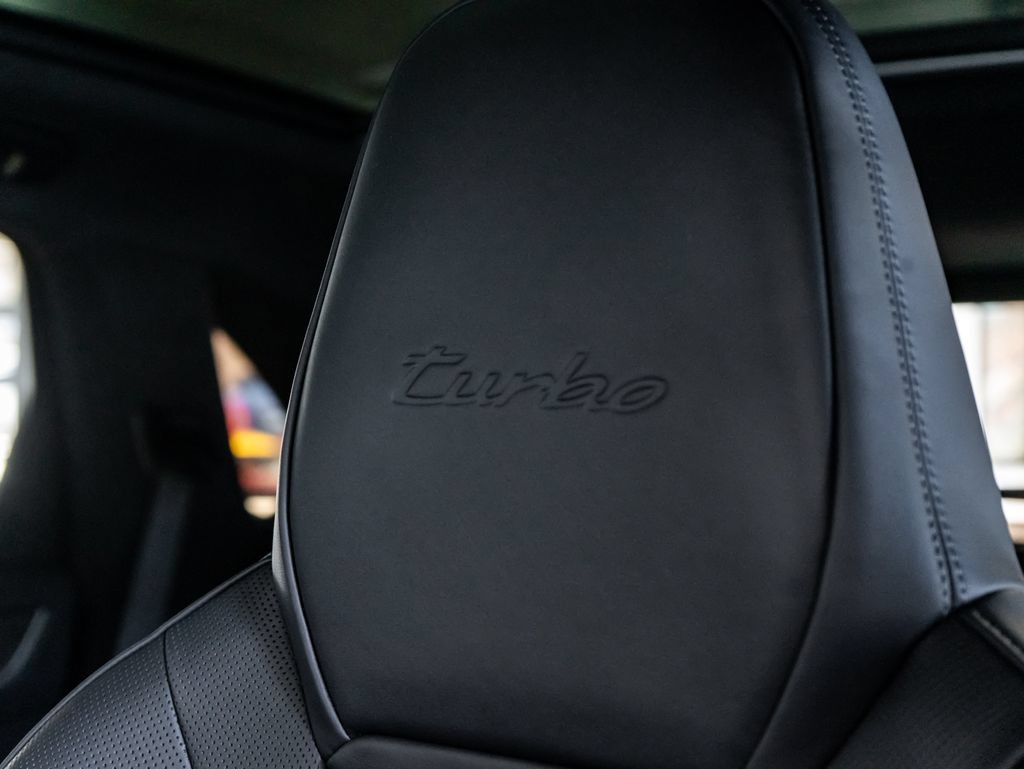 Certified 2025 Porsche Cayenne Turbo AWD/4WD image 17