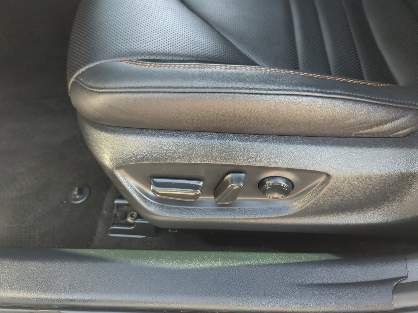 Used 2021 Toyota Avalon XSE image 14