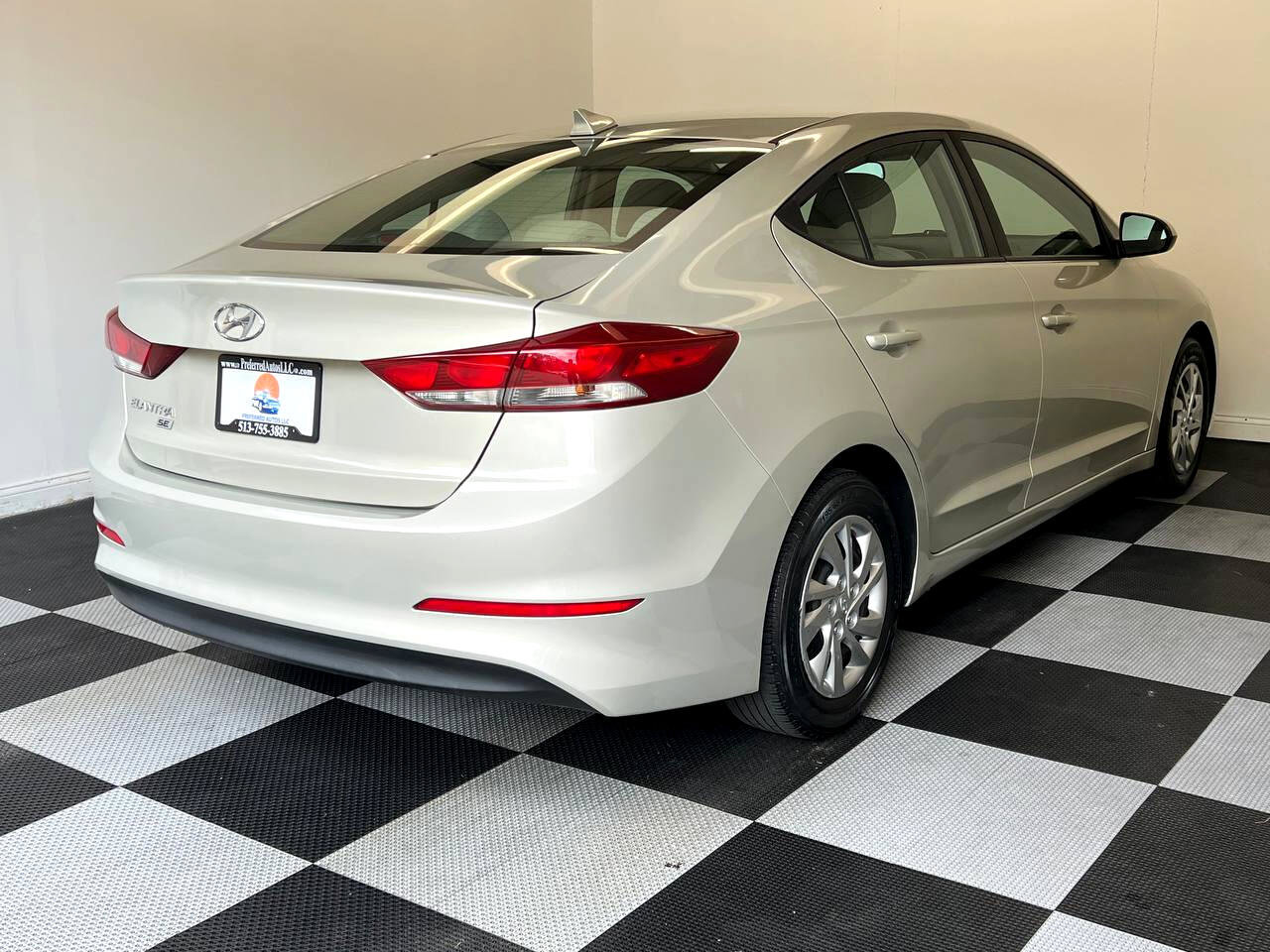 Used 2017 Hyundai Elantra SE image 6