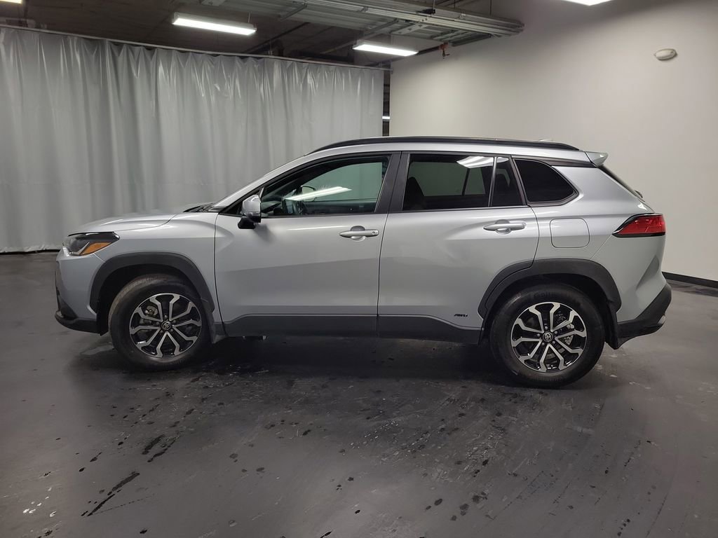 Used 2023 Toyota Corolla Cross SE image 5