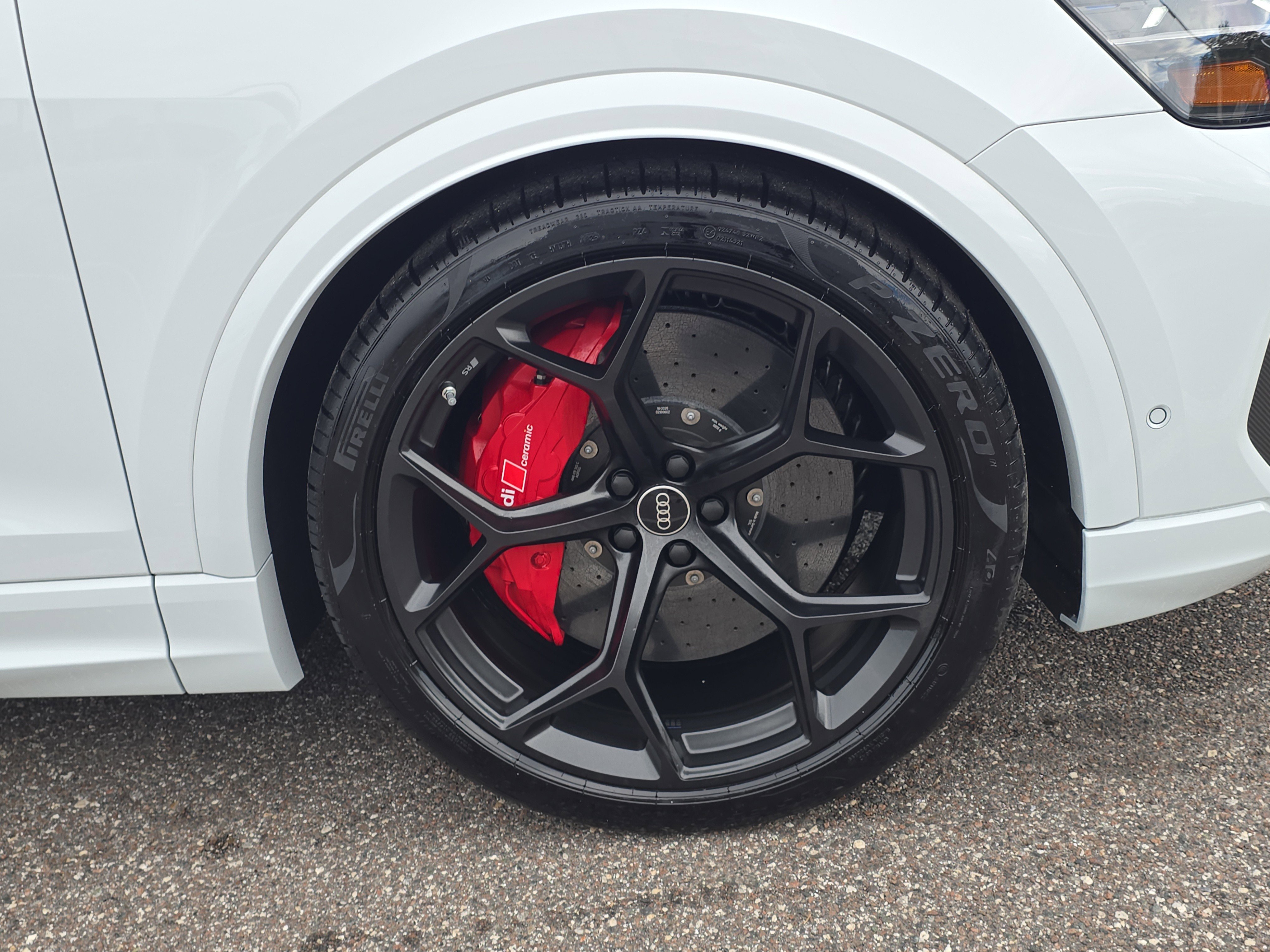 New 2025 Audi RS Q8 performance image 33