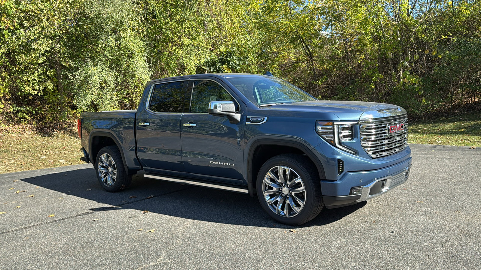 New 2026 GMC Sierra 1500 Denali w/ Denali Reserve Package image 2