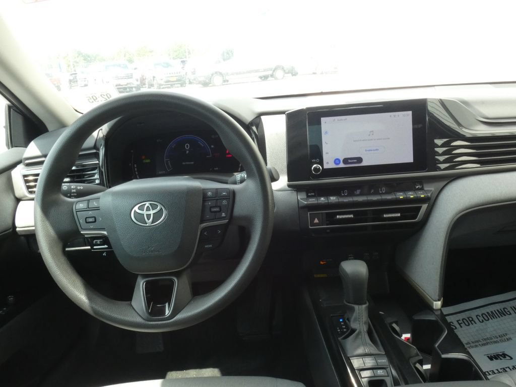 Used 2025 Toyota Camry LE FWD image 10