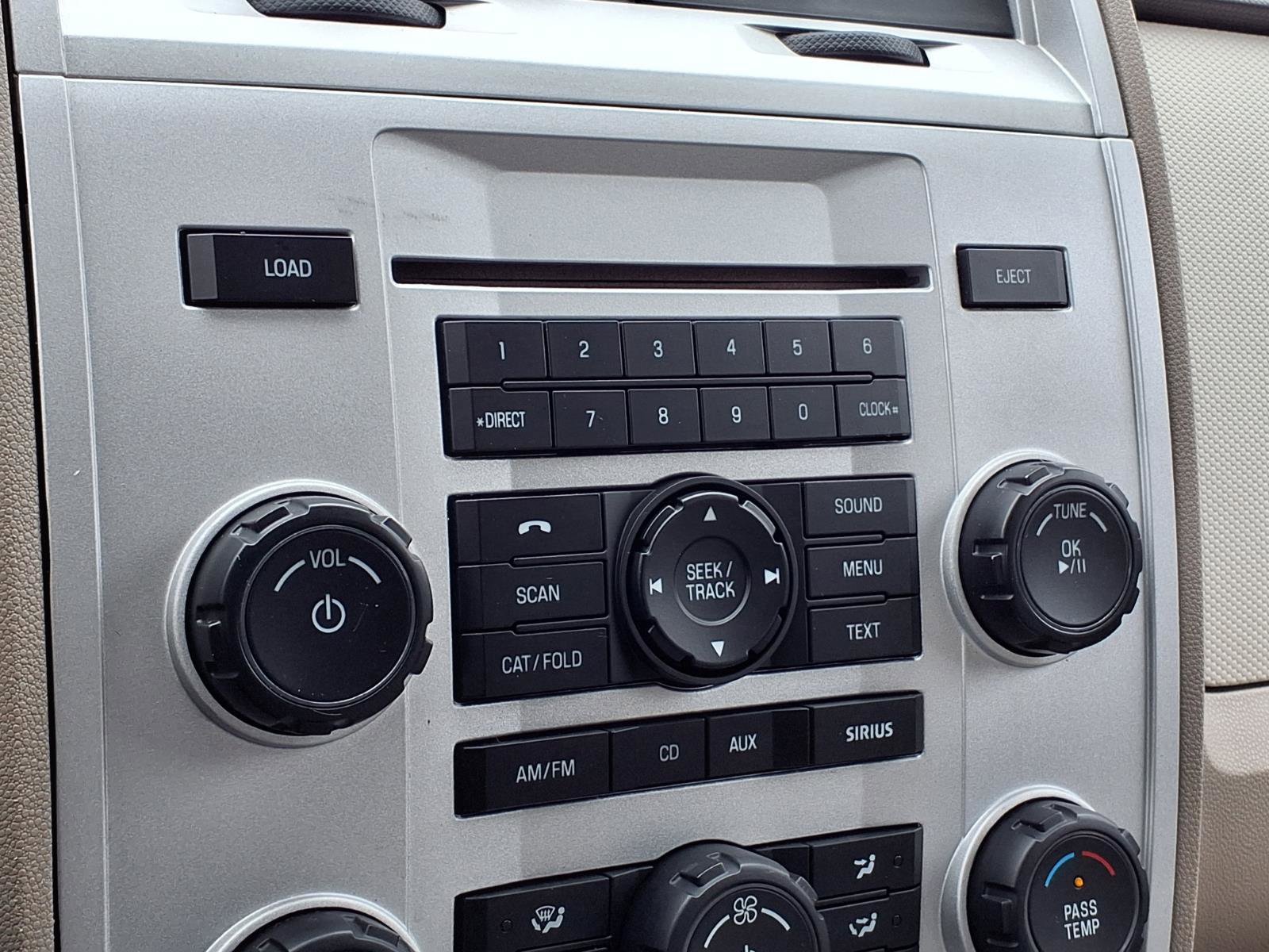 Used 2010 Mercury Mariner Premier image 12