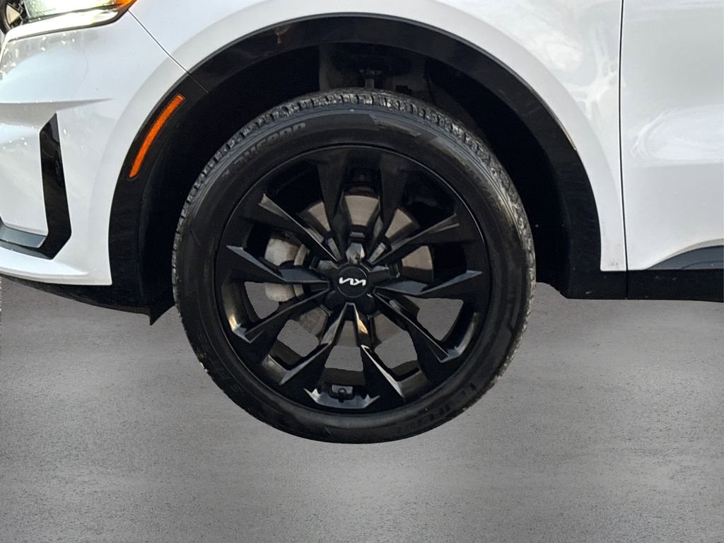 Certified 2022 Kia Sorento SX image 12