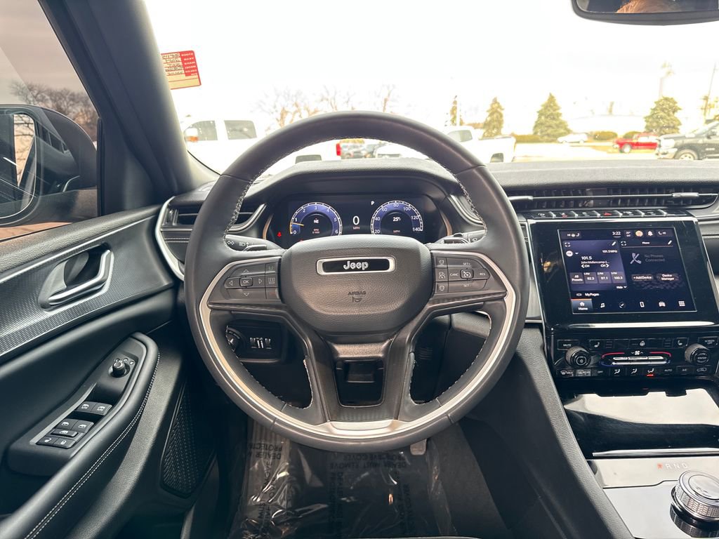 Certified 2024 Jeep Grand Cherokee L Laredo image 16