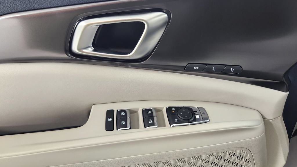 New 2027 Kia Carnival SX w/ Dark Edition Package FWD image 24