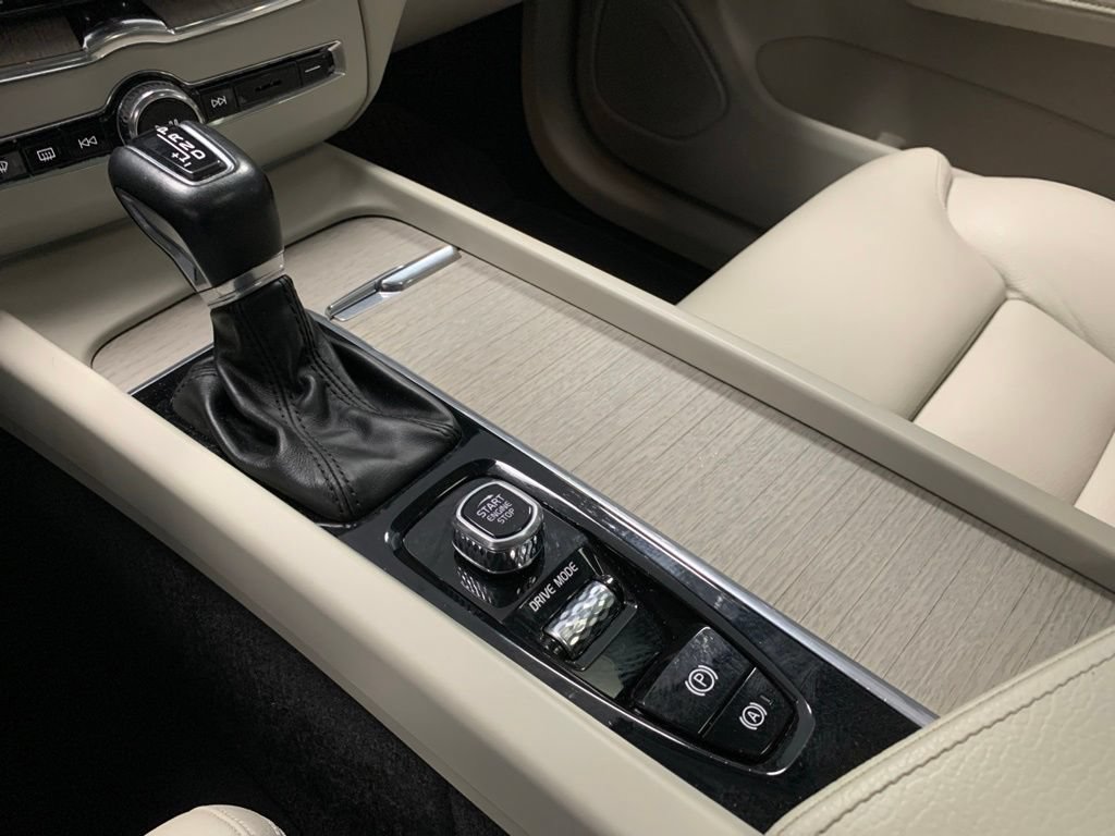 Used 2019 Volvo XC60 T6 Inscription w/ Protection Package AWD/4WD image 18